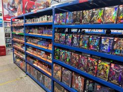 -逝水玩具折扣店