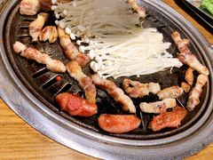 厚切五花肉-·缸桶屋·韩式牛肋条自助烤肉(西湖D11店)