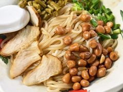 -刘姐啤酒鱼民族演艺餐厅(西街总店)