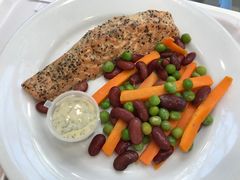 烤三文鱼配蔬菜-宜家·瑞典风味餐厅(北京西红门店)