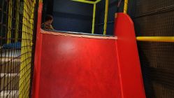 -蹦蹦跳跳(新奥购物中心店)