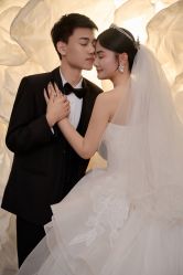 -都市丽人婚纱摄影