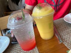 -Chom Cafe and Restaurant