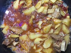 -粘豆包柴火铁锅炖