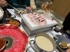 -红鼎豆捞·非遗鲍皇汤火锅(宝丰路店)