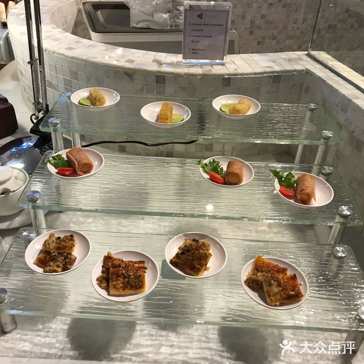 普吉岛回国登机前进贵宾休息厅休息