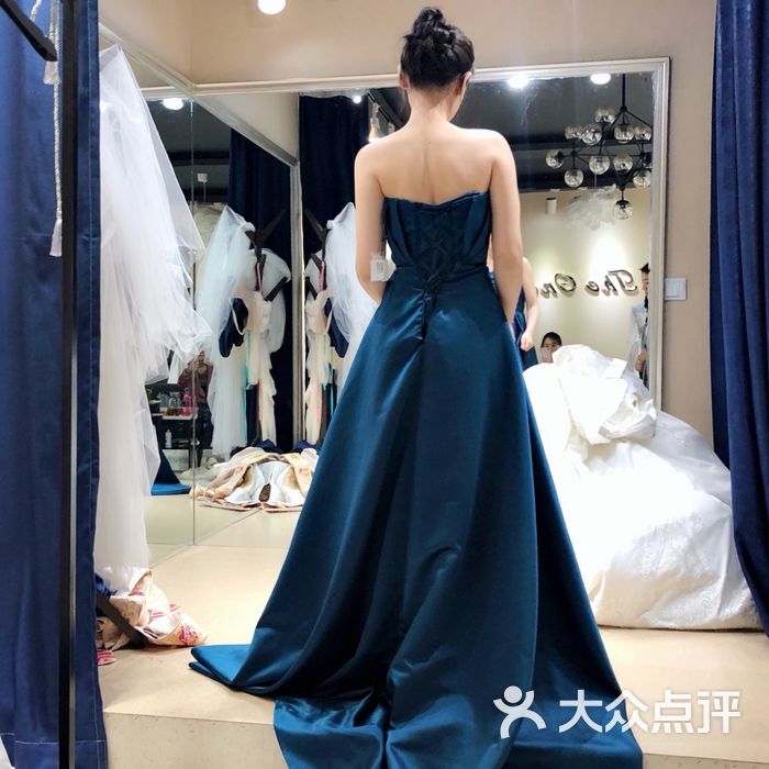 the one couture 婚纱礼服高级定制西安店