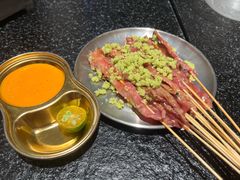 -何妹湿辣牛肉·粤式烧烤砂煲(桂雅路店)