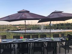 喷泉池-丹世红酒庄·烧烤·团建·婚礼·水上运动