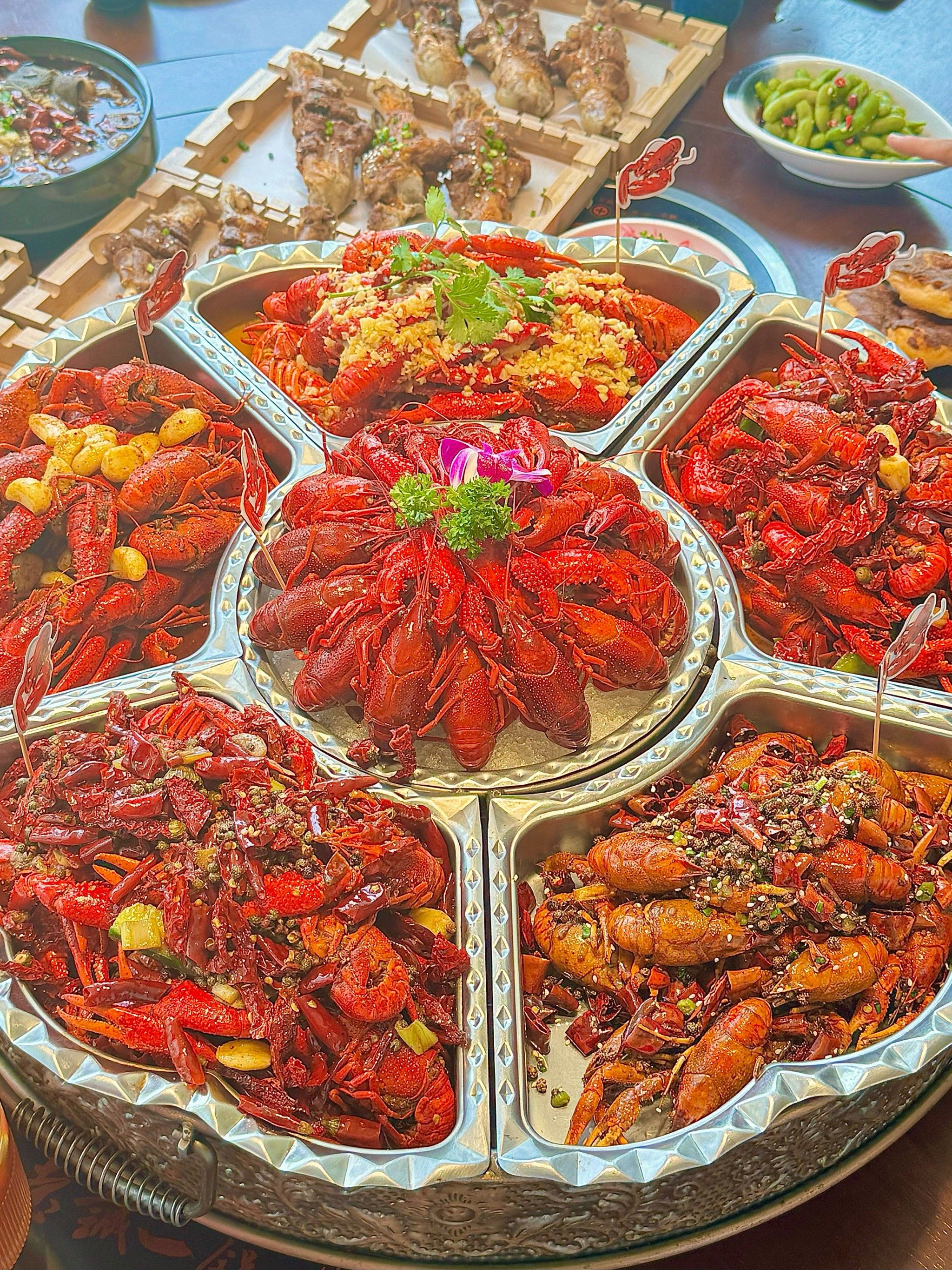 小龙虾拼盘,谁敢来一战?