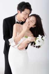 -喜爱高定婚纱摄影