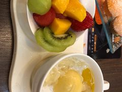 椰汁雪蛤官燕捞-许留山(梳士巴利道店)