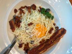 -Chom Cafe and Restaurant