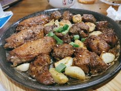 -老东镇啤酒屋海鲜加工·蒸汽海鲜·海鲜烧烤(台东店)