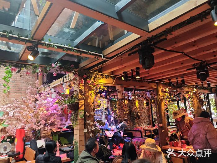 在路上酒吧(大理古城店)图片
