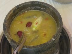 -鲁朗纳麦石锅鸡庄园