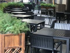 露天位-The Habit Burger Grill 哈比特汉堡(爱琴海店)
