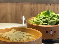 -龍歌自助小火锅(市南金茂湾店)