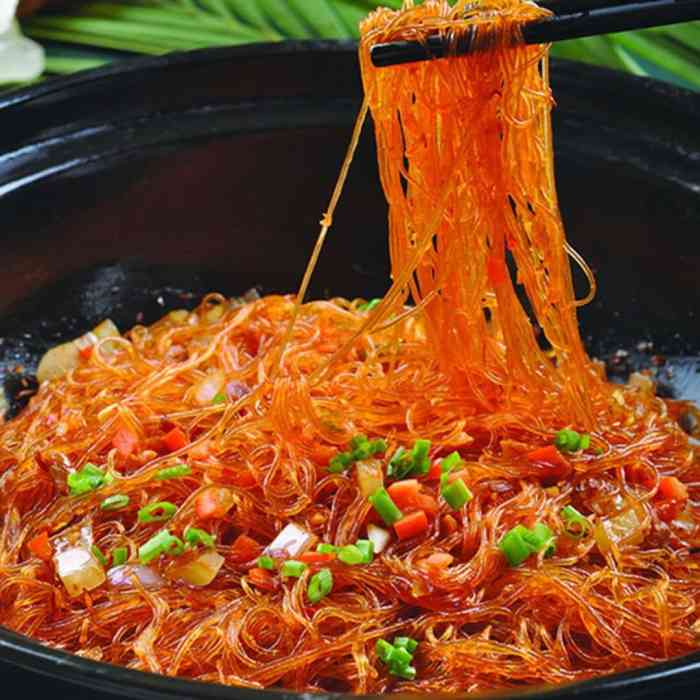 湘辣小厨(松瑞路店)-"本来是搜乾锅黄骨鱼去这家店的,结果入座了.