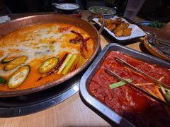 -洱火云南酸菜牛肉火锅(石景山当代商城店)