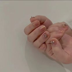 -悦指间美甲美睫