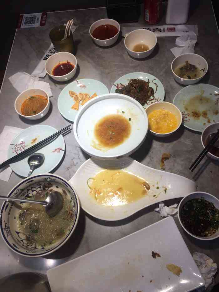 娇喜·鲜虾锅贴(社会山广场店)-"[薄荷]环境:桌椅布局合理,座位舒服 .