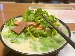 -肥汁米蘭香港米线(定西路店)