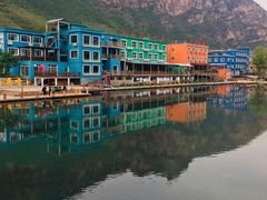 -百里峡七彩艺术小镇