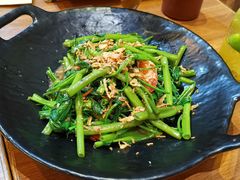 石粟馬拉盞炒通菜-班兰叶印尼美食