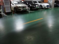 -汇智国际商业中心·停车场