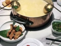 -六少·猪肚包鸡火锅(卓悦INTOWN店)