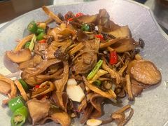 -卢大鲜鱼头捞饭(美利广场店)