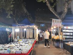 -吴山路夜市