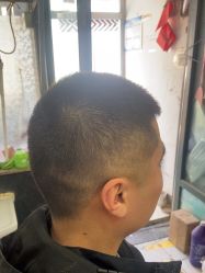-兰建理发店