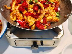 干锅香辣鱿鱼-俏湘厨•地道湘菜(建华南路店)