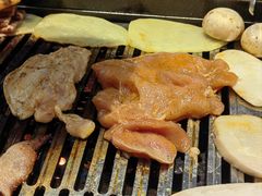 -臻牛烤肉