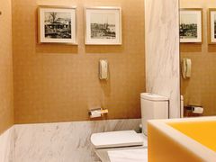 -上海滴水湖皇冠假日酒店
