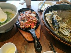 -阿瓦山寨·湘菜现炒·剁椒鱼头王(咸阳总店)