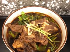 香辣排骨-贡梅老面馆·蟹粉面·无锡特色小吃(南长街主推店)