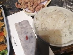 -老牌坊云南鱼豆花火锅(哈西万达店)