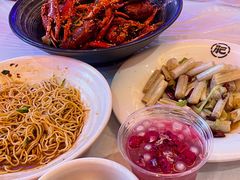 -肥肥虾庄·金牌油焖大虾(首义路店)