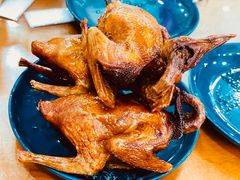 红烧乳鸽-煲煲掂风味煲仔饭餐厅(西区店)