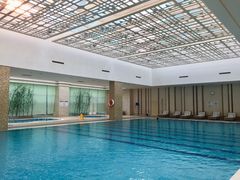室内泳池-天津君隆威斯汀酒店