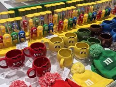 -m豆巧克力世界(上海世茂广场店)