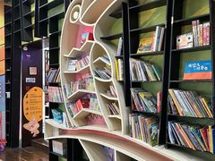 -钟书阁(松江泰晤士小镇店)