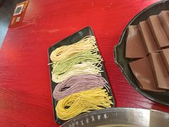 谭公三色面-谭鸭血老火锅(万象九宜城店)