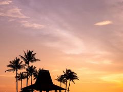 -Sunset Bar(丹绒亚路香格里拉店)