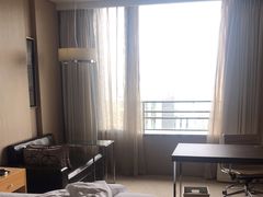 -上海漕河泾万丽酒店