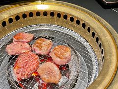 -山川小町·极番烧肉(新地假日广场店)