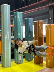 -飞吧潮玩运动蹦床游乐场